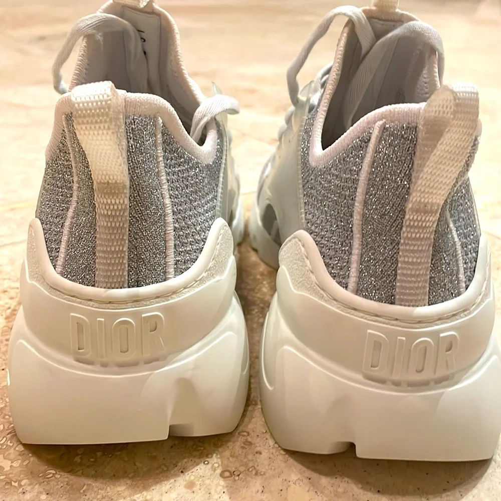 Authentic Dior women sneakers size 37 brand new wore them for 1h at home! - Picture 3 of 5